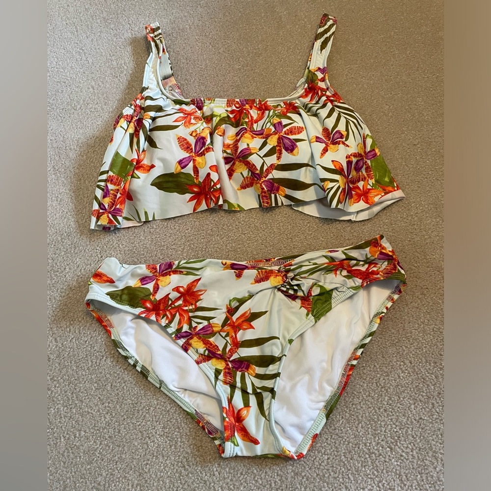 Antonio Melani light green tropical print bikini. Size medium.